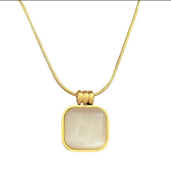 NEW💎18K Gold Plated Square Pendant Necklace*Dainty Necklace - Picture 7 of 7